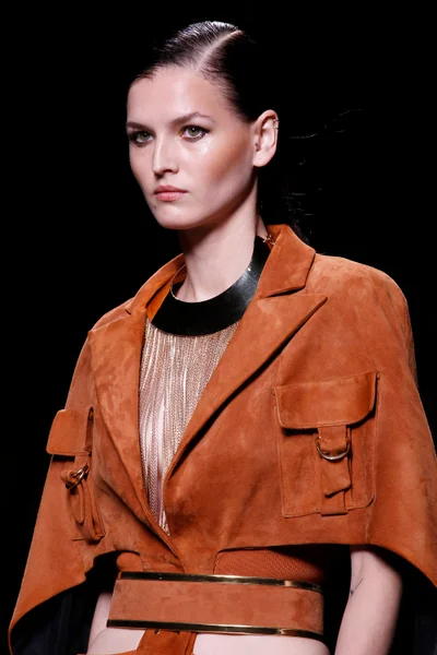 Look 14